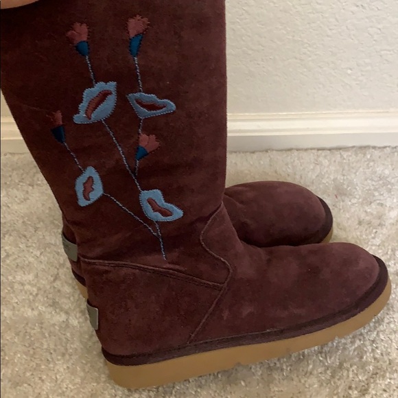 NWOT 5 UGG Australia flower boots - Picture 4 of 12